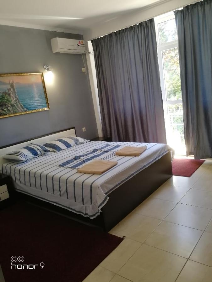 Mira Hotel New Athos Екстериор снимка