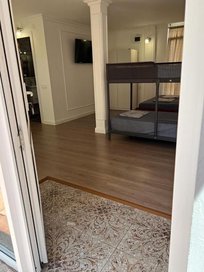 Mira Hotel New Athos Екстериор снимка