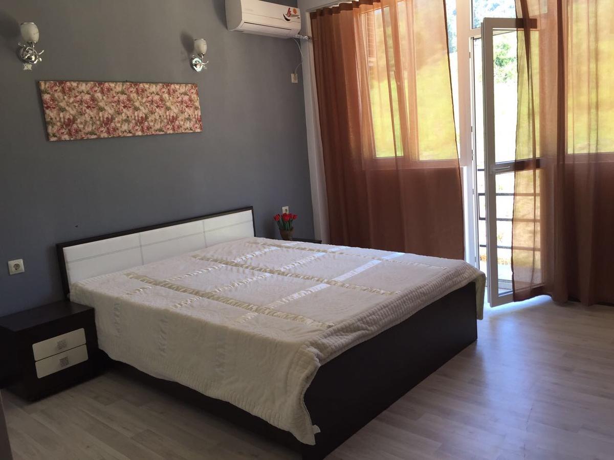 Mira Hotel New Athos Екстериор снимка