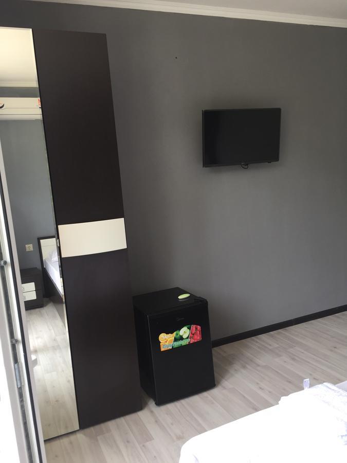 Mira Hotel New Athos Екстериор снимка
