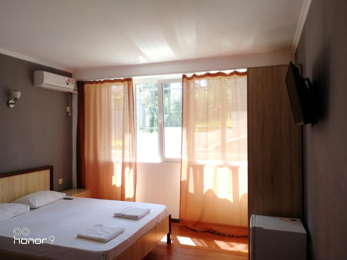 Mira Hotel New Athos Екстериор снимка