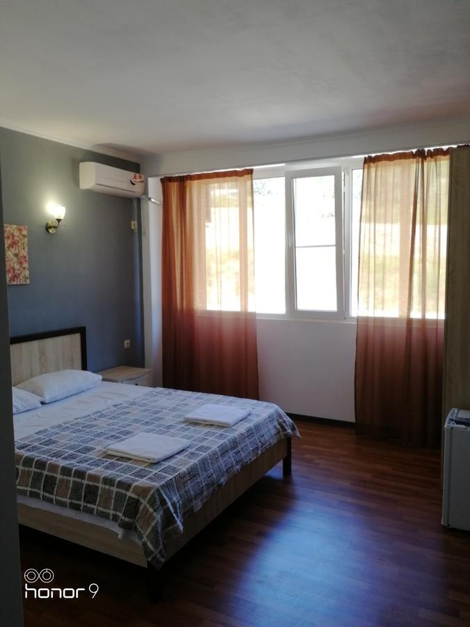 Mira Hotel New Athos Екстериор снимка