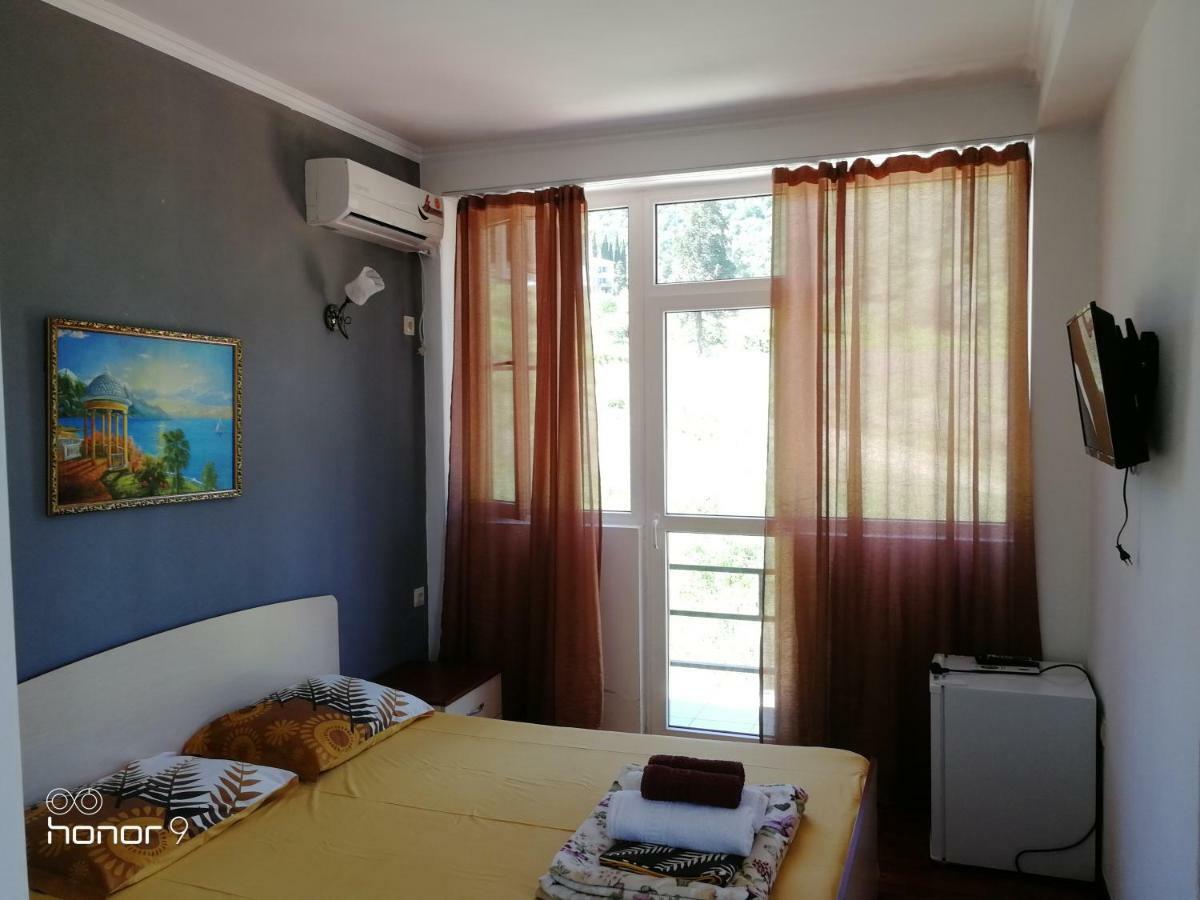 Mira Hotel New Athos Екстериор снимка